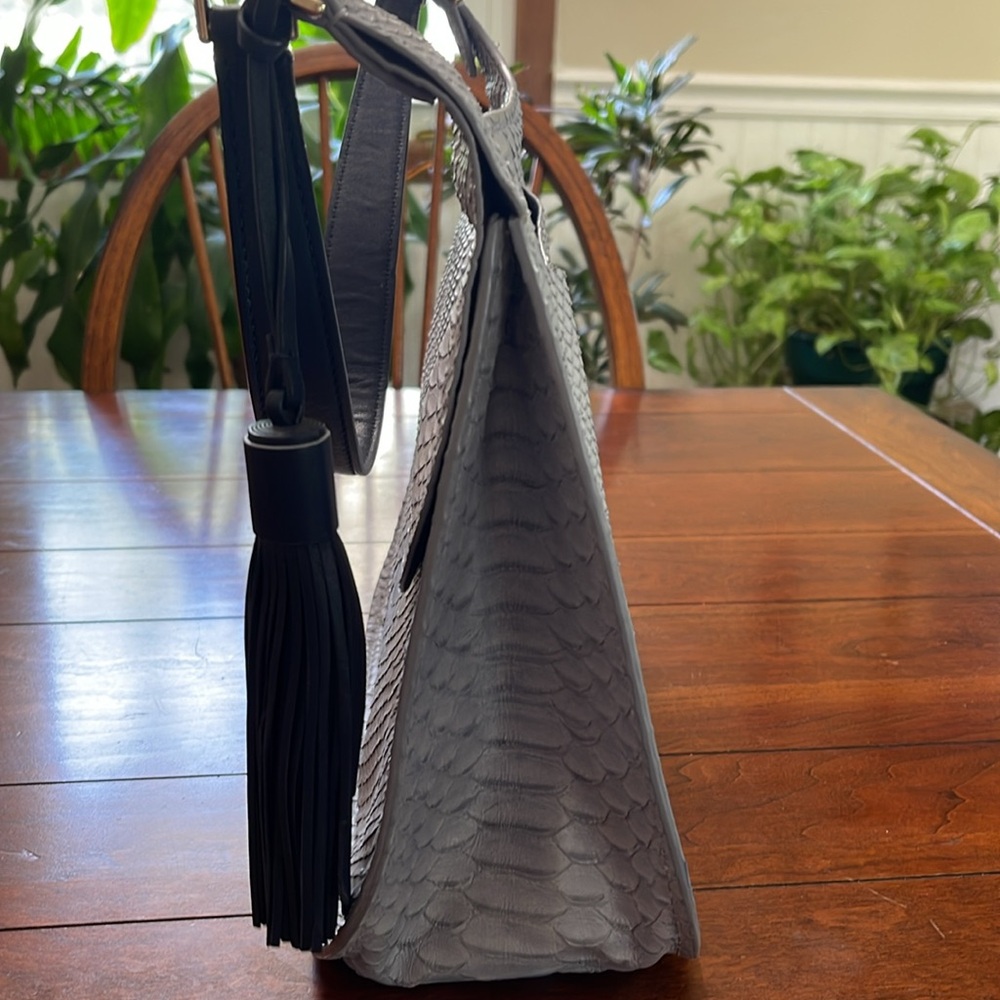 Kate spade croc embossed  bag.  EUC. It’s a lavender/blue. - Picture 5 of 14
